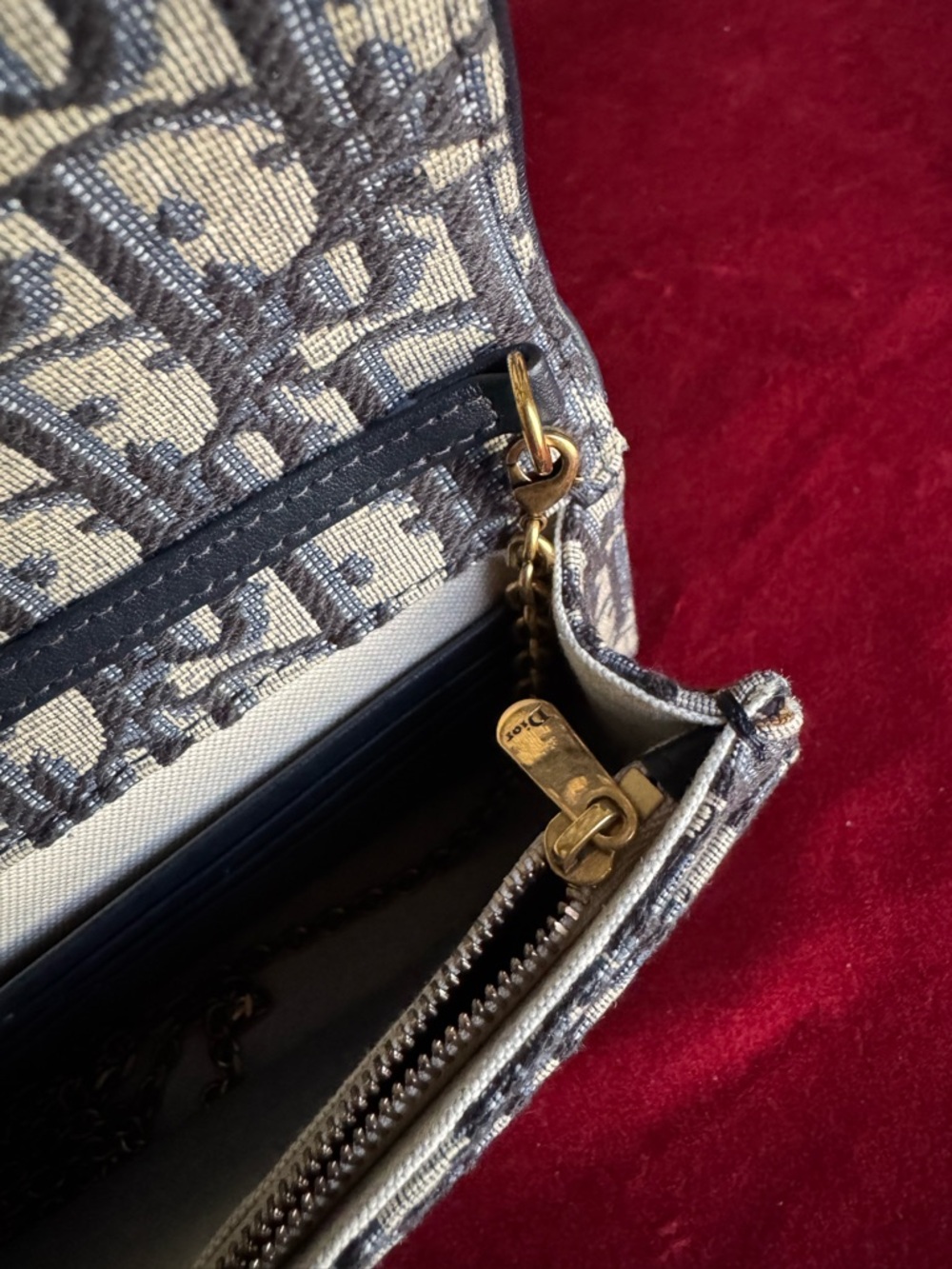 Medium Saddle Pouch with Chain
Blue Dior Oblique Jacquard - Picture 12 of 14